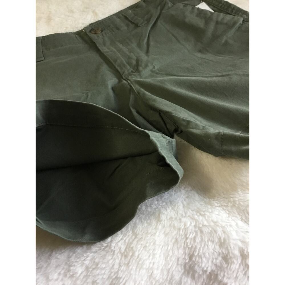 GAP Olive Green 5" City Shorts in Twill - Picture 10 of 10